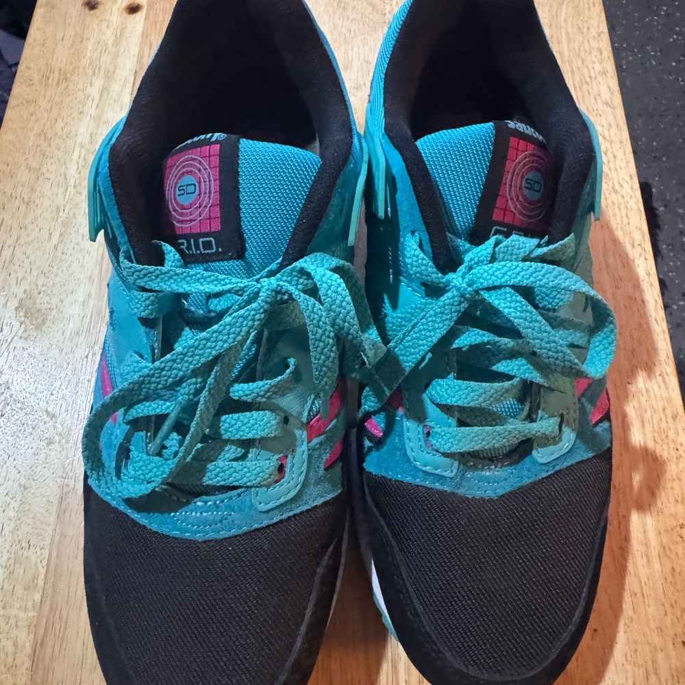 Saucony Teal and Black Lace-Up Sneakers